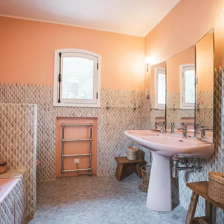 Villa Unique A : 1,5 Ha, 4 : La Campagne Au Coeur De St Tropez
