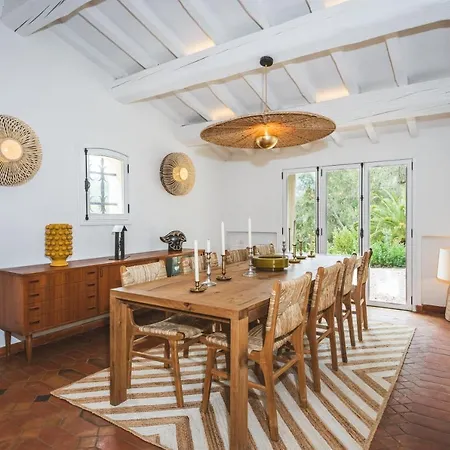 Unique A : 1,5 Ha, 4 : La Campagne Au Coeur De St Tropez Villa