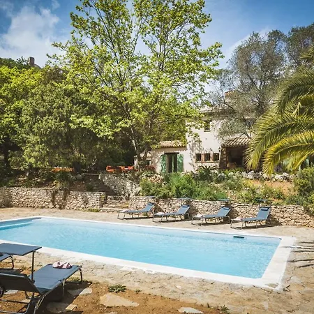 Unique A : 1,5 Ha, 4 : La Campagne Au Coeur De St Tropez Villa *